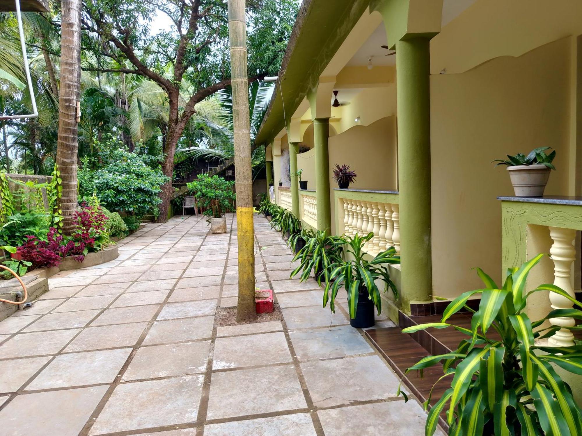 One Love Guest House มอร์จิม ภายนอก รูปภาพ